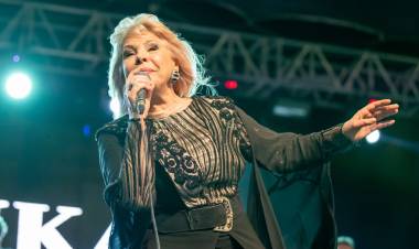 Kardeşlik Festivalinde Hanka Paldum sahnede