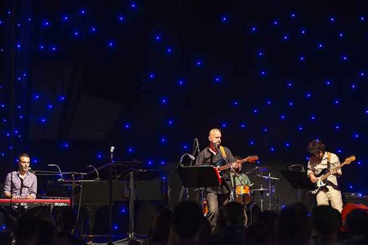 Ses büyücüsü Carlos Lomanto'dan caz ziyafeti