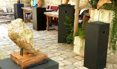 Alaçatı’da sıradışı sergi