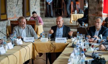 Büyükşehir hizmet binası için kurul çalışmalara başladı. Soyer: Kurul Kent Mirası demezse yıkacağız