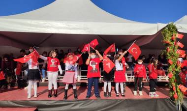 29 Ekim İzmir'de coşkuyla kutlanıyor