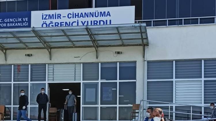 Kadın yurdunda pijama yasağı: Ahlaki değil