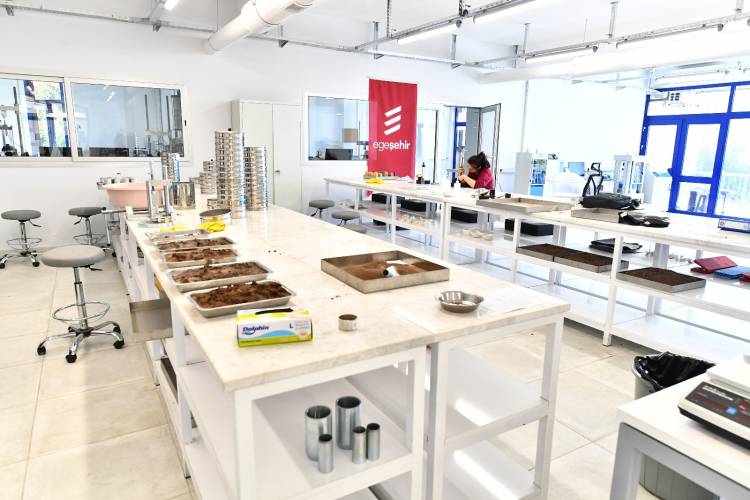 Türkiye’nin en kapsamlı yapı ve zemin laboratuvarı İzmir’de kuruldu