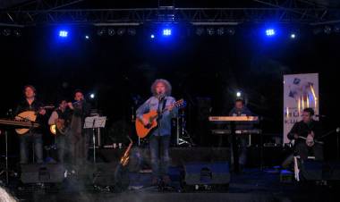 Yeni Türkü öğretmenler için söyleyecek