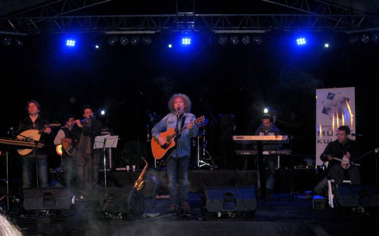 Yeni Türkü öğretmenler için söyleyecek