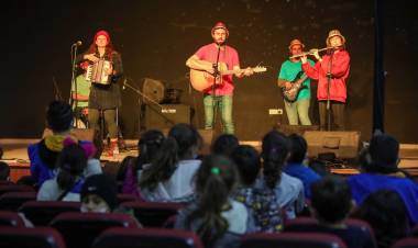 Karşıyakalı minikler ‘Şubadap Çocuk’la eğlendi