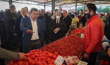 Abdül Batur pazar yerini gezdi: "Mutfak yangın yeri, bu böyle devam etmez!"