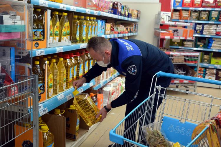 Aliağa Zabıtasından Etiket Denetimi