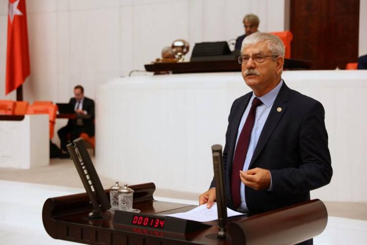 CHP'li Beko: Saray'dan İzmir'in yatırım projelerine kaynak yok