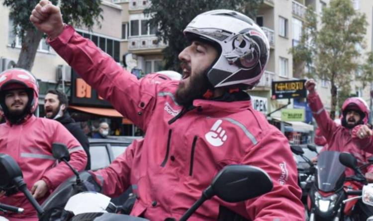 Motorlu kuryeler İzmir’de kontak kapattı!