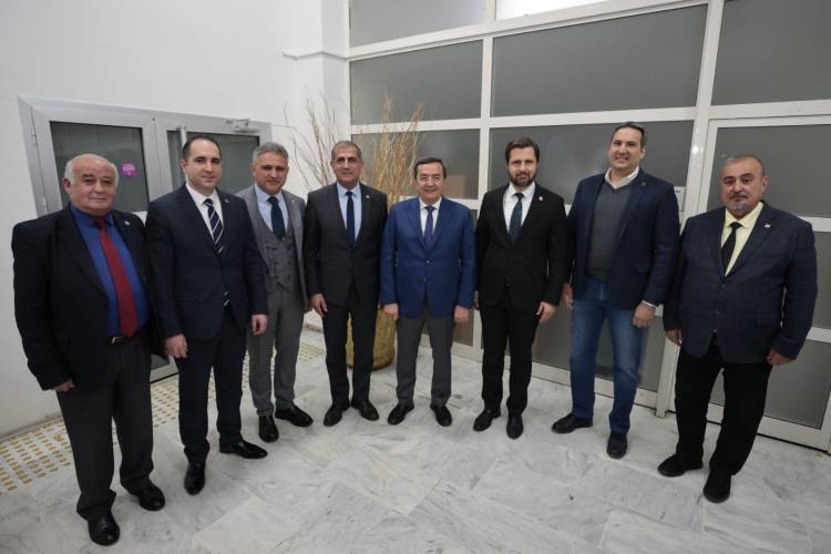 Muhalefetin İzmir temsilcilerinden Başkan Batur’a tam not