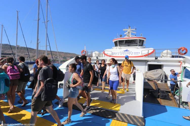 İZDENİZ'in yaz seferlerine büyük ilgii