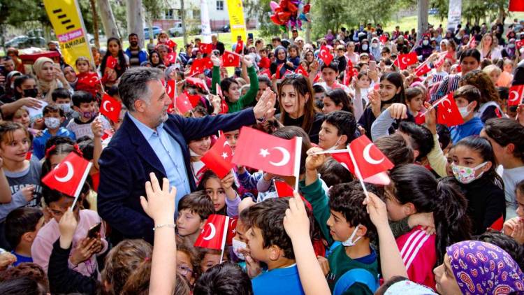 Bayraklı’da 23 Nisan Şenlikleri Başladı!