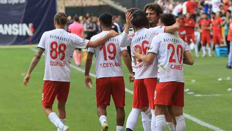 Karşıyaka'ya Forma Göğüs Sponsoru Desteği Geldi!