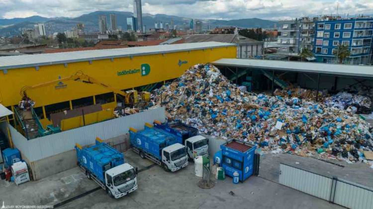 İzDönüşüm Projesi 8 İlçede Atıkları Kazanca Çeviriyor!