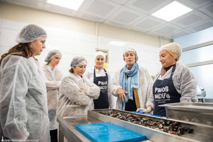 Selvi Kılıçdaroğlu İzmir'de Kooperatifler ve Çocuklarla Buluştu!