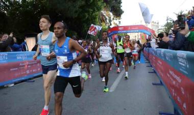 Maraton İzmir 100’üncü Yıl Onuruna Koşuldu!