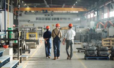 Rus Beyaz Yakalı 2 Bin 500 Dolara Fabrika İşçisi Olmaya Hazır!