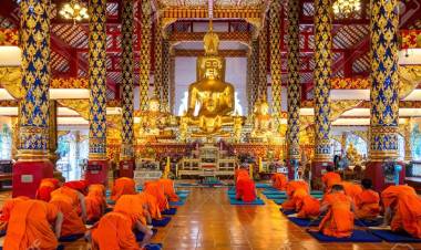 Taylandlı Budist Rahipler Hakkında Yolsuzluk İddiası!