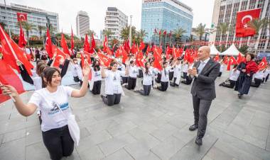 Başkan Soyer’den Gençlere Umut Mesajı!