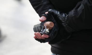 El Bombasıyla Dilenmek!