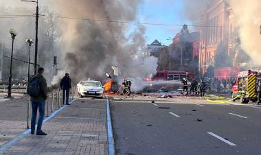 Kiev Yine Hava Saldırına Uğradı!