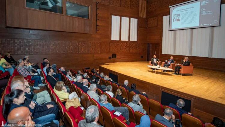 “İzmir Demokrasinin Kalesidir”