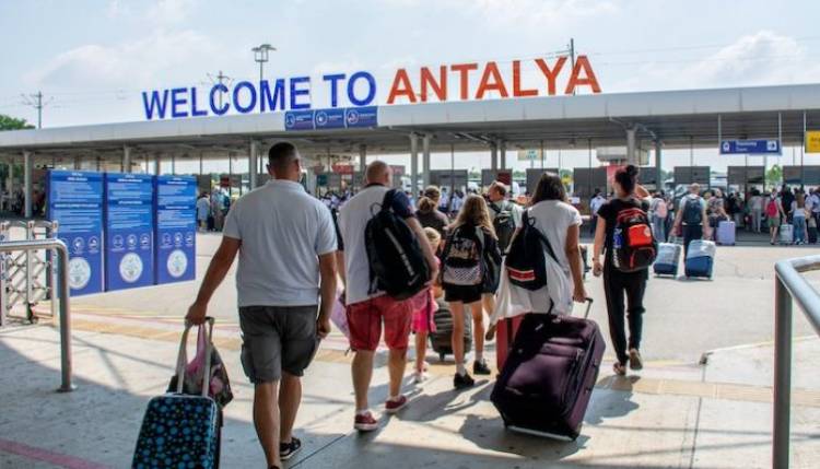 Antalya 2 Milyon Turisti Geçti!