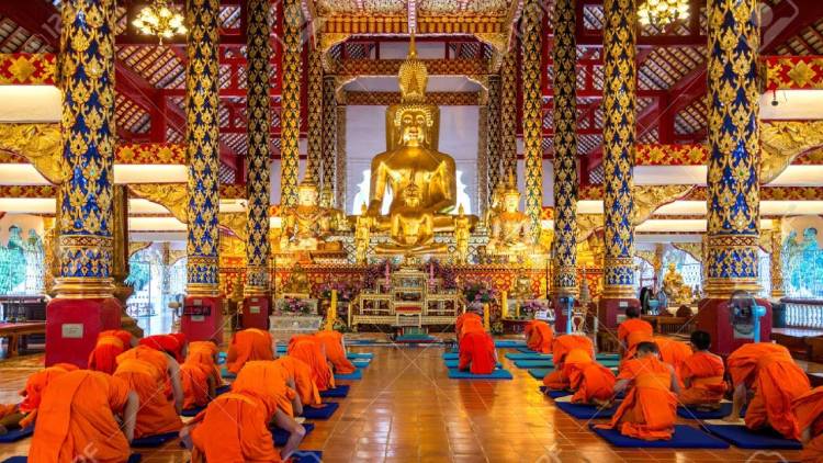 Taylandlı Budist Rahipler Hakkında Yolsuzluk İddiası!