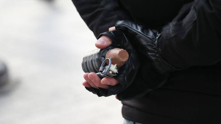 El Bombasıyla Dilenmek!