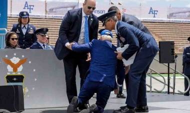 Joe Biden Düşmeye Devam Ediyor!