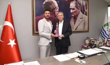 Mansur Yavaş Foça'da!