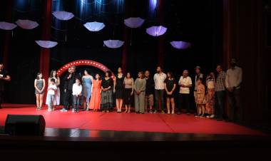 Ayvalık Belediye Tiyatrosu Ödülleri Toplamaya Devam Ediyor!