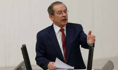 Abdullatif Şener CHP'den İstifa Etti!