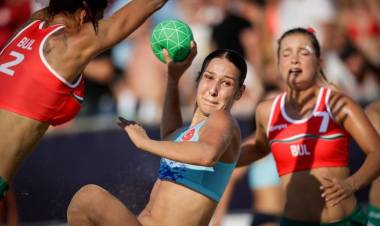 Plajda Rüzgar Hentbol İle Esecek