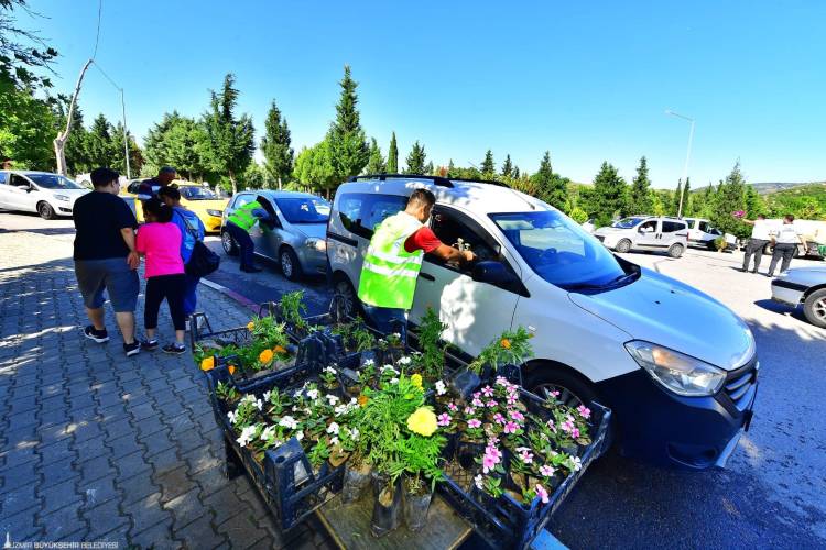'Ziyaret Sizden, Çiçek Bizden!'