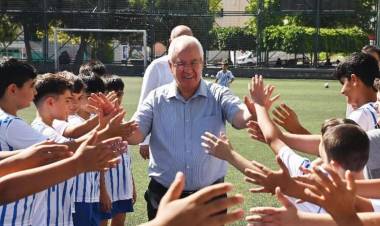 Karabağlar’da Yaz Spor Okulları Doludizgin!