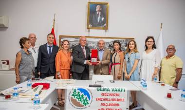 Başkan Soyer’e GEMA Vakfı’ndan Plaket!