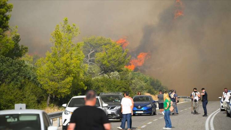 Yunanistan Yanıyor!