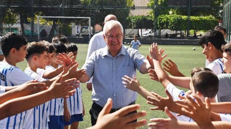 Karabağlar’da Yaz Spor Okulları Doludizgin!