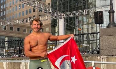 İzmirli Emre’den ABD’de Zafer Kulacı!