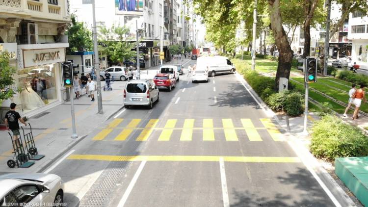 İzmir Trafiğine Güvenli Dokunuş!