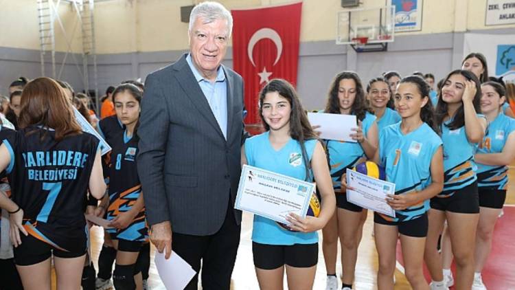 Sporcu Nesiller Narlıdere'de Yetişiyor!