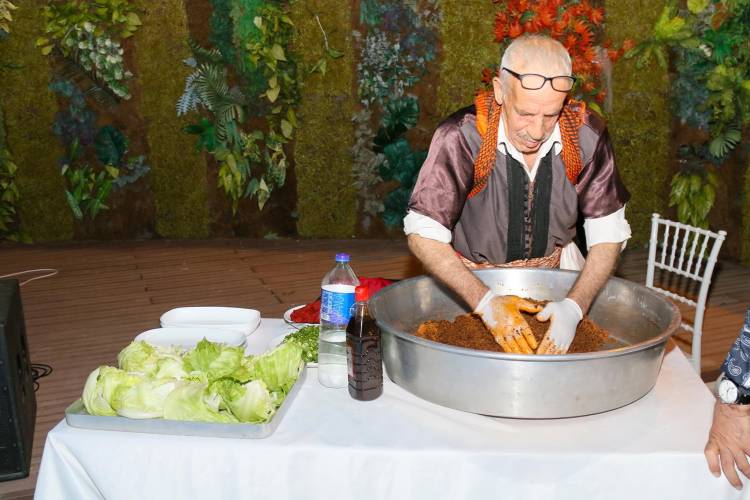 Kınıklılar Sıra Gecesiyle Coştu!