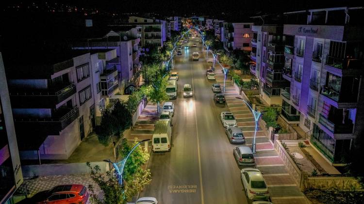 Bergama'da Yollar Yenileniyor