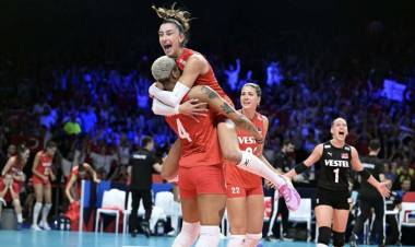 Kızların Tarih Yazdı Atam!