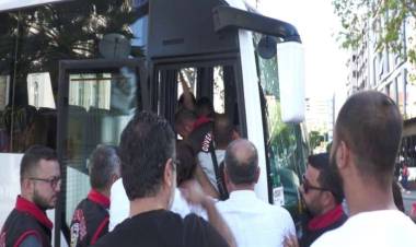 İzmir'de RTÜK Protestosu: 10 Gözaltı!