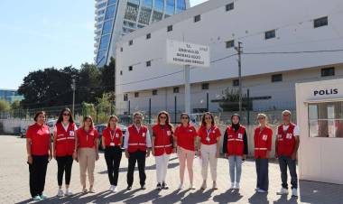 Türk Kızılay İzmir İl Merkezinden Eğitime Destek!