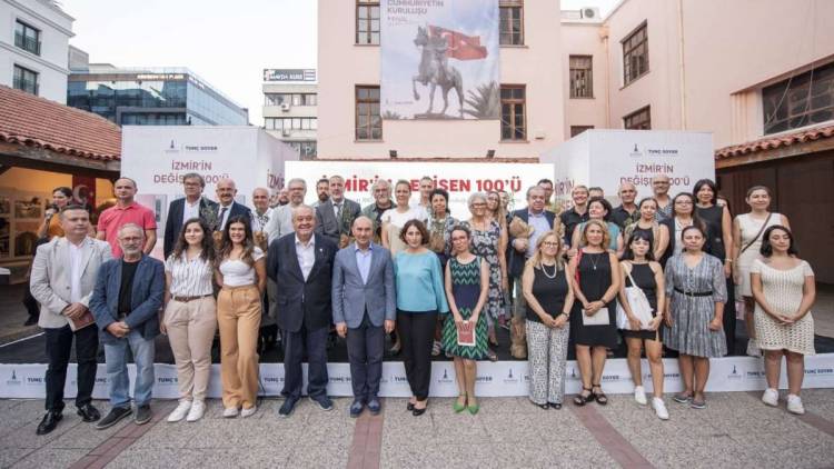 İzmir’in 100 Yıllık Külliyatı Kitaplaştırıldı!