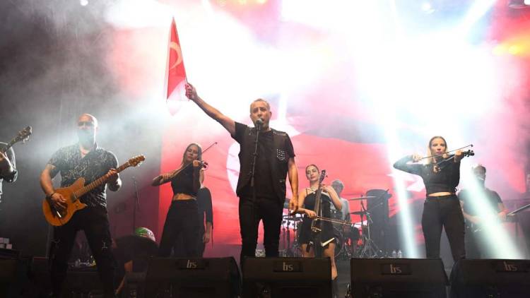 Torbalı ‘Kurtuluşu’nu Haluk Levent’le Kutladı!